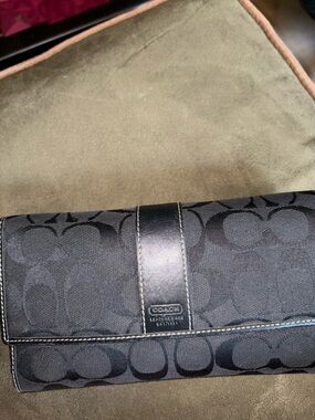 Coach Black Signature Continental Clutch Wallet